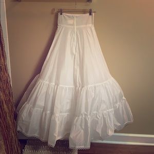 Crinoline slip